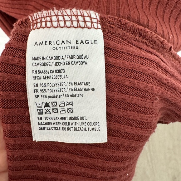 American Eagle Soft Plush Henley Tank Top
Size Small - Picture 4 of 4